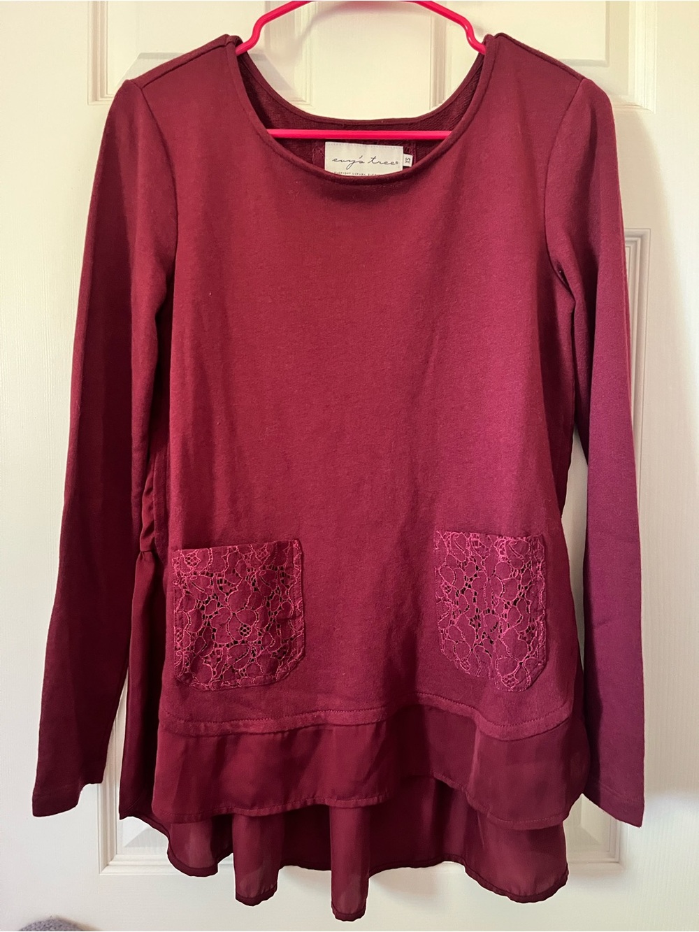 evy's tree women’s burgundy lace-trim knit top with pockets